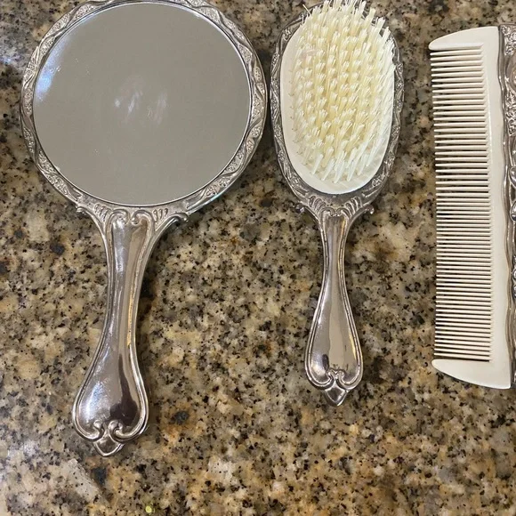 Vintage Victorian Silver Ornate Repousse’ Vanity Mirror, Brush, and Comb Set - Picture 11 of 16